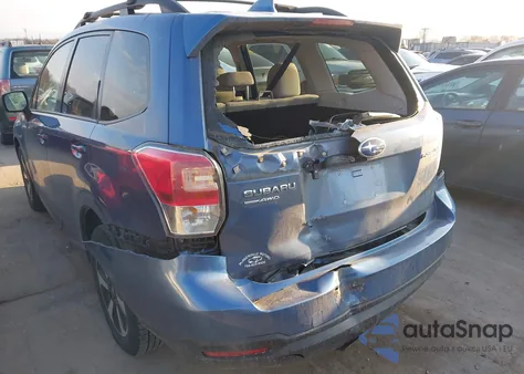 2017 Subaru Forester 2.5I Premium из США, поврежденный, VIN JF2SJAGC0HH421937